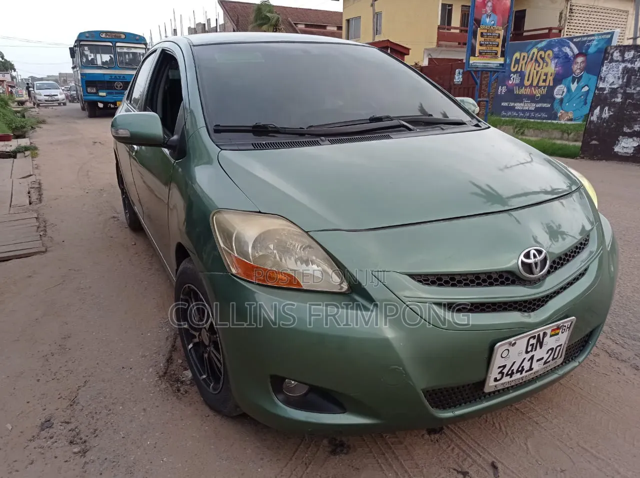 Toyota Yaris Base Sedan 4dr 2010 Green