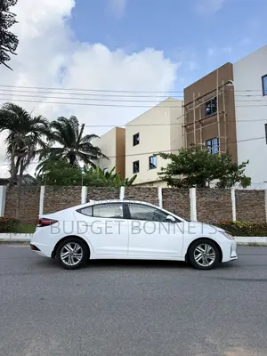 Hyundai Elantra SEL 2019 White