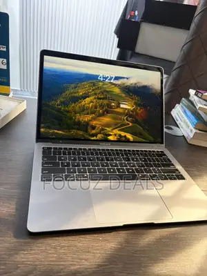 New Laptop Apple MacBook Air 8GB