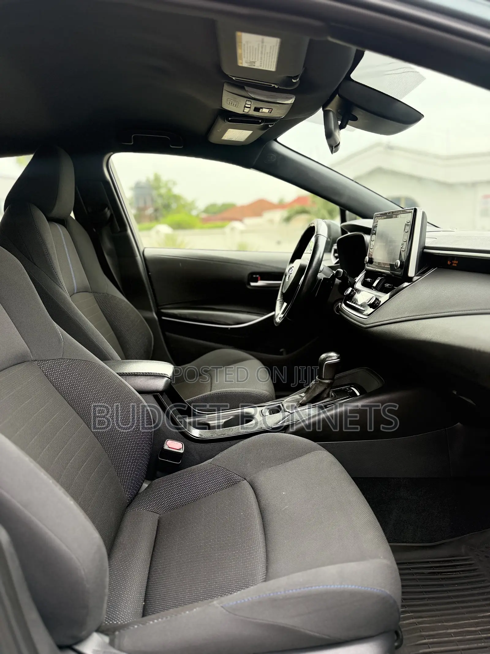 Toyota Corolla LE 2020 Green