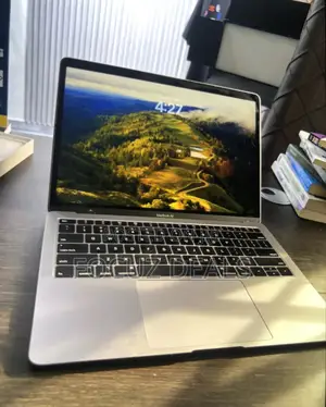 New Laptop Apple MacBook Air 8GB