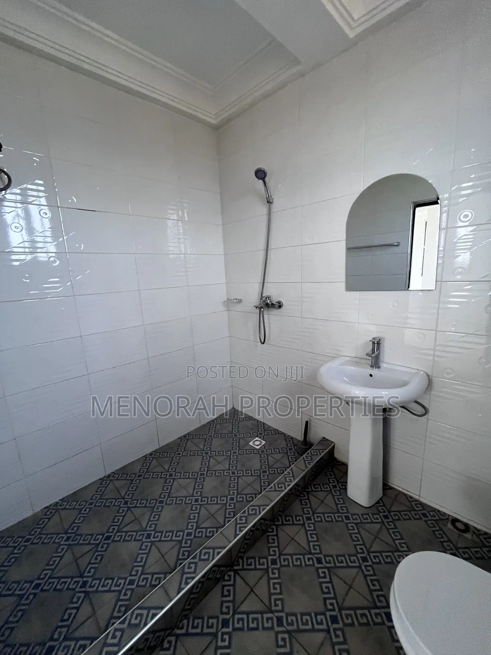 2bdrm Apartment in Adenta Housing Down for rent