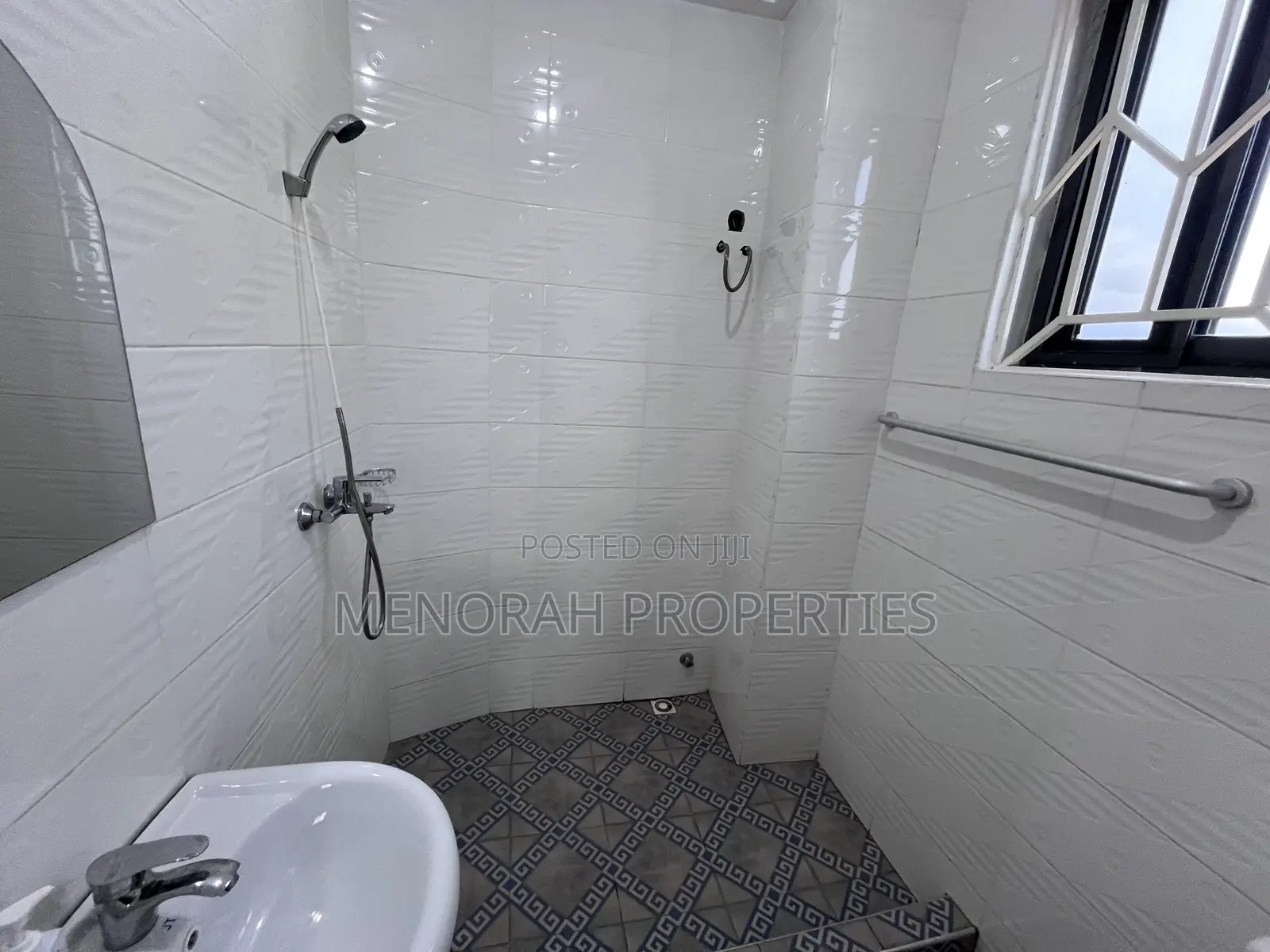 2bdrm Apartment in Adenta Housing Down for rent