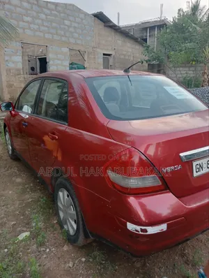 Nissan Versa 1.8 S 2008 Beige