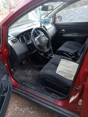 Nissan Versa 1.8 S 2008 Beige