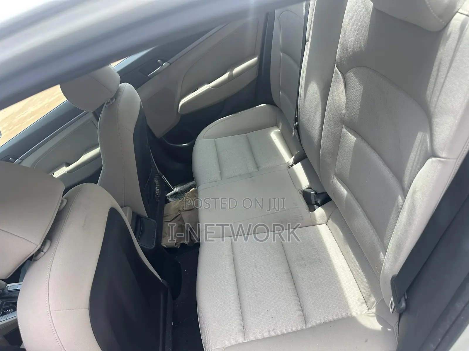Hyundai Elantra Value Edition 2018 Gold