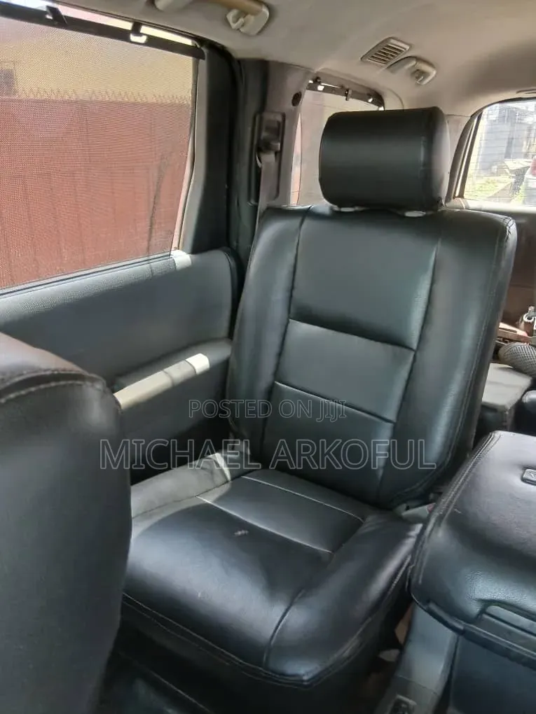 Toyota Sequoia Platinum 4dr SUV (5.7L 8cyl 6A) 2012 Black