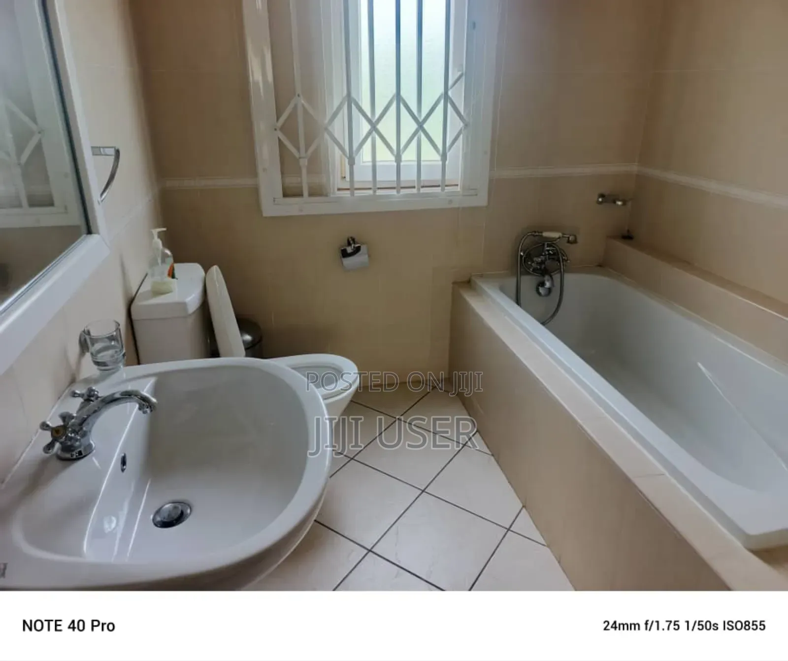 5bdrm Mansion in Trasacco Estate, Boundary Road Area for sale