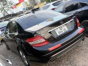 Mercedes-Benz C300 Luxury Sedan RWD (3.0L 6cyl 7A) 2011 Black