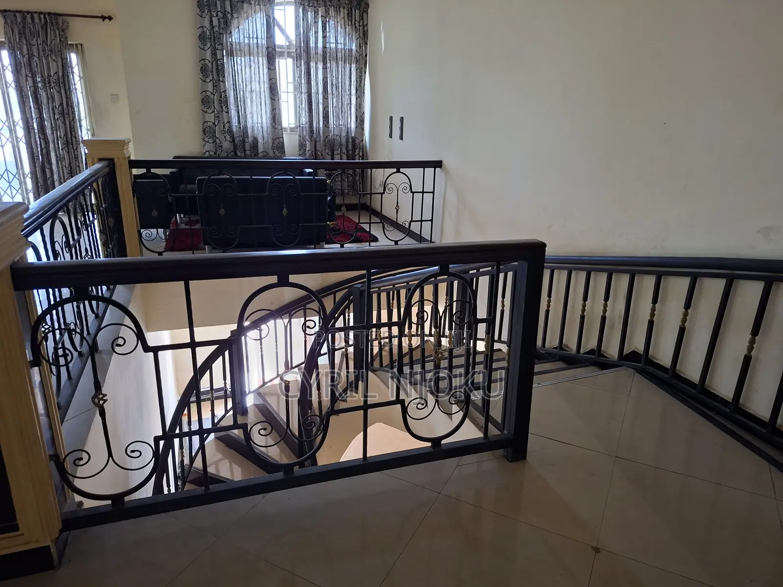 Furnished 5bdrm House in Boundary Road Area for sale