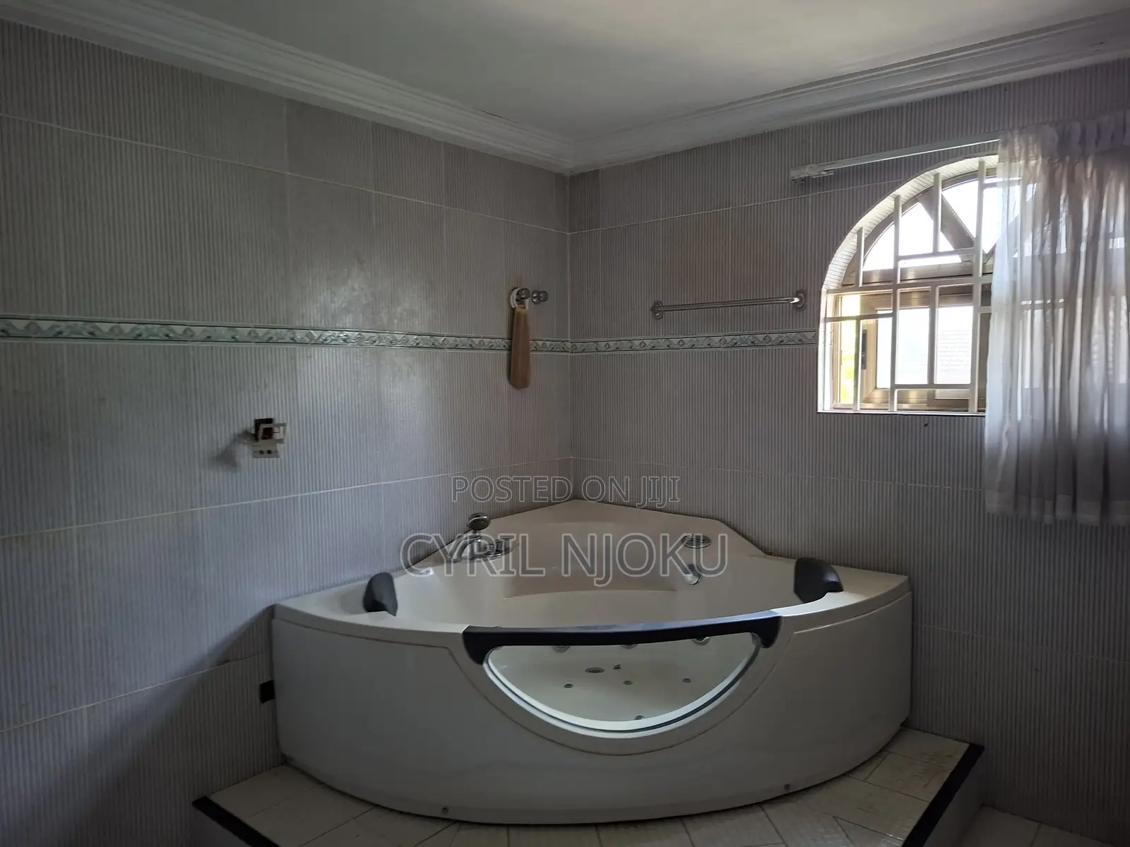 Furnished 5bdrm House in Boundary Road Area for sale