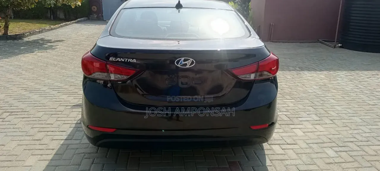 Hyundai Elantra SE Sedan FWD (1.8L 4cyl 6A) 2016 Black