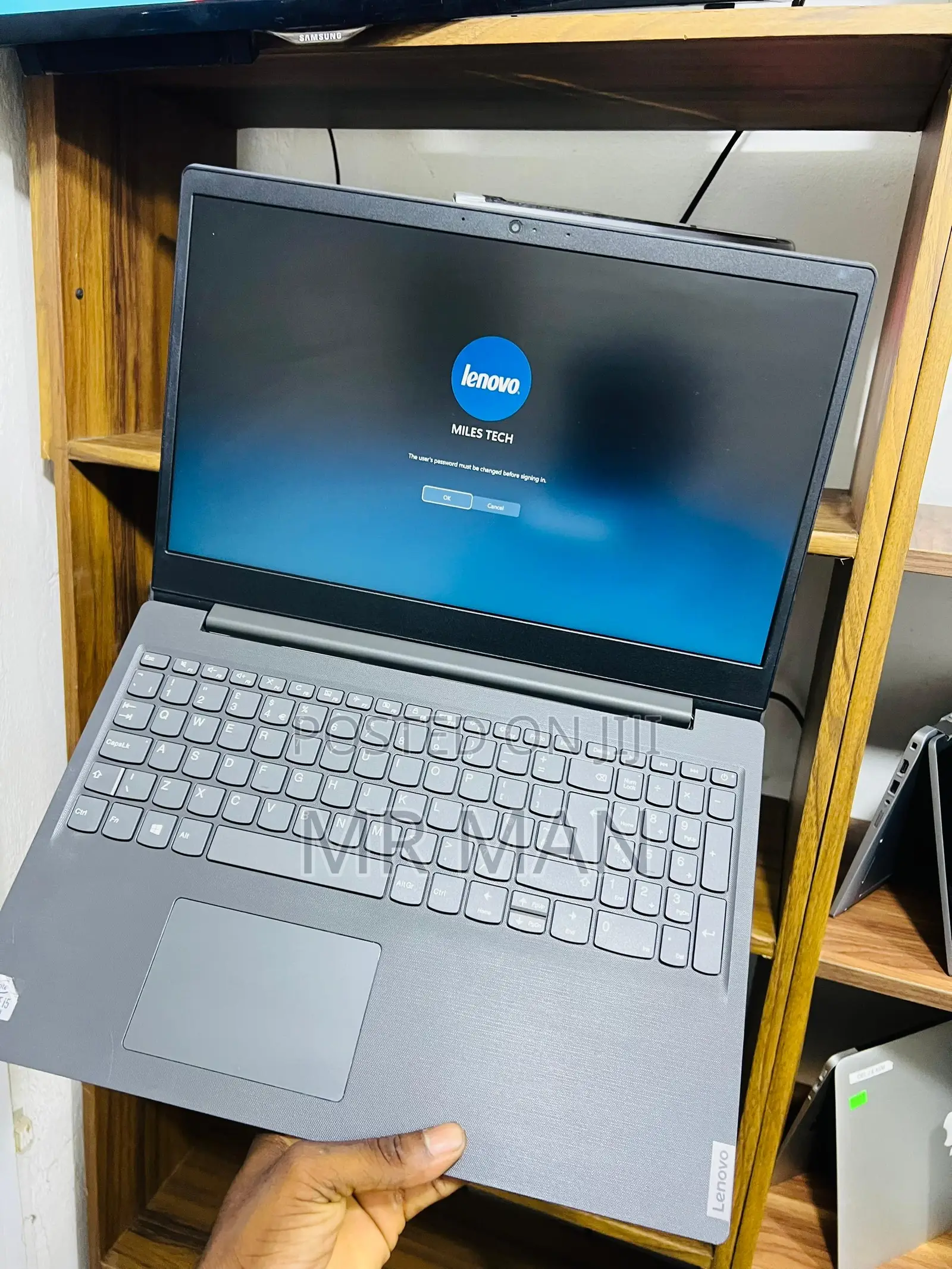 Laptop Lenovo V15 8GB Intel Core i5 SSD 256GB