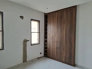 Furnished 5bdrm Duplex in Boundary Road Area for sale