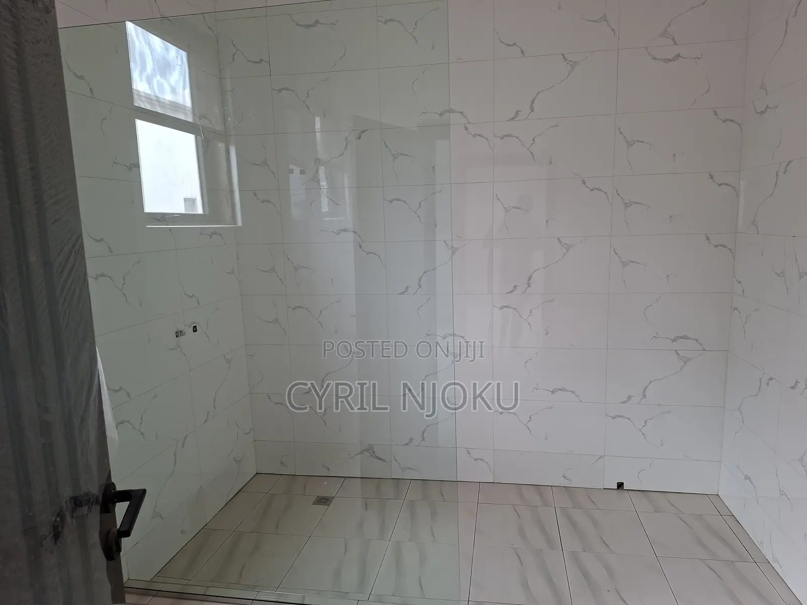 Furnished 5bdrm Duplex in Boundary Road Area for sale