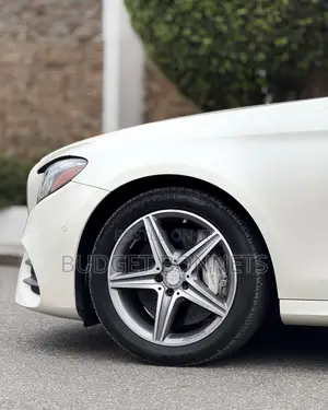 Mercedes-Benz E300 2018 White
