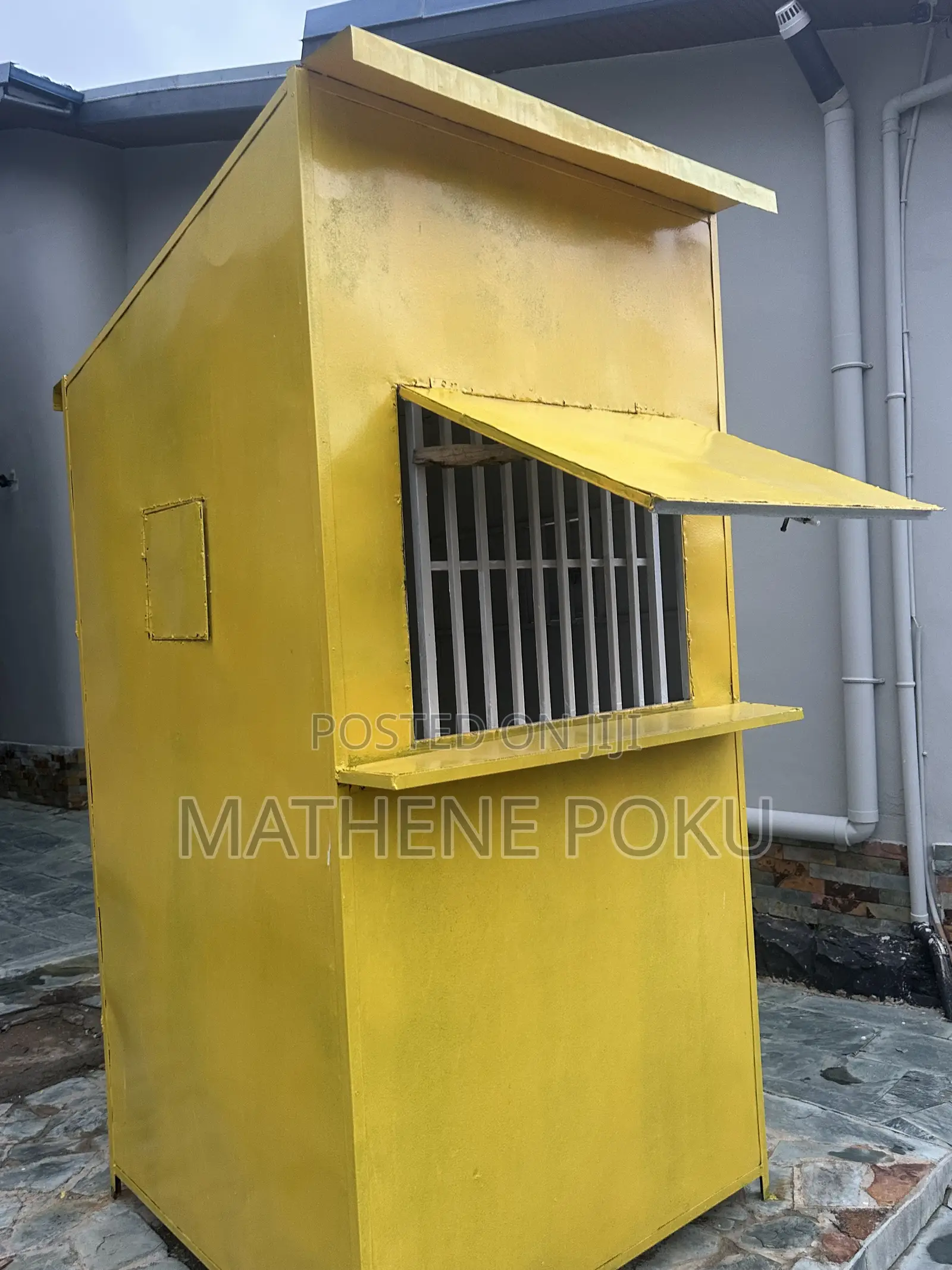 Momo Container