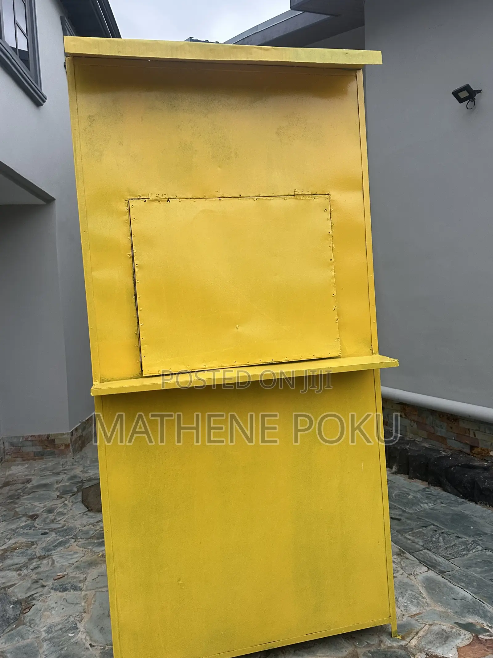 Momo Container