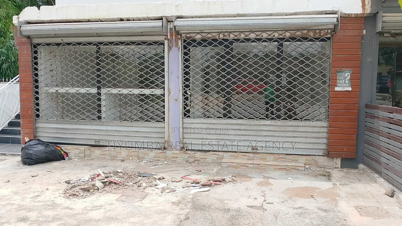 3in1 Shop for Rent at Achimota.