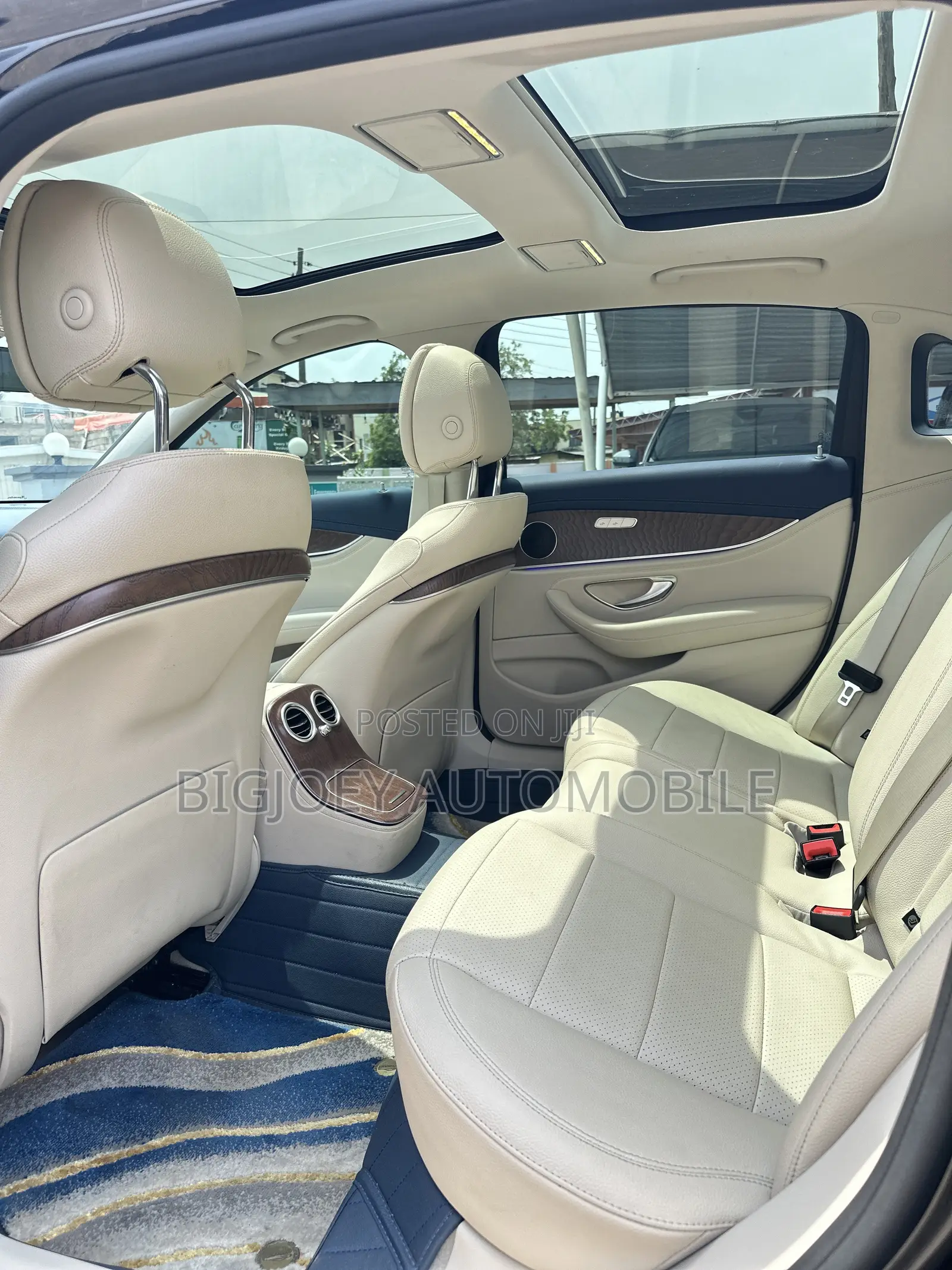Mercedes-Benz E300 2023 Black
