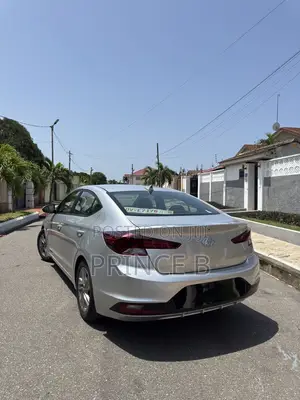 Hyundai Elantra SEL 2019 Silver