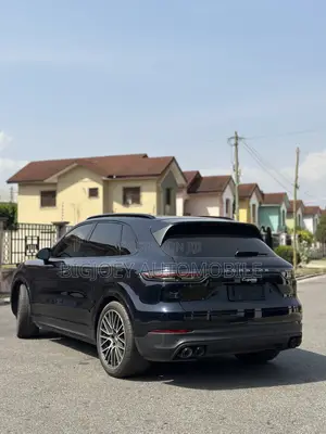 Porsche Cayenne 2023 Black