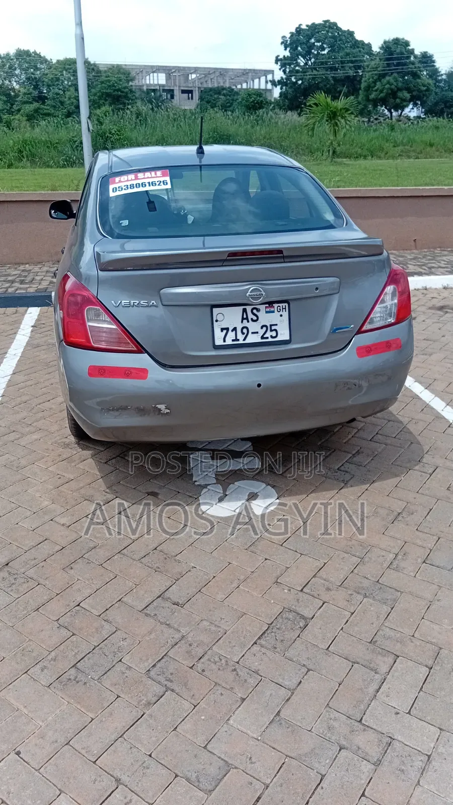 Nissan Versa 2013 Gray
