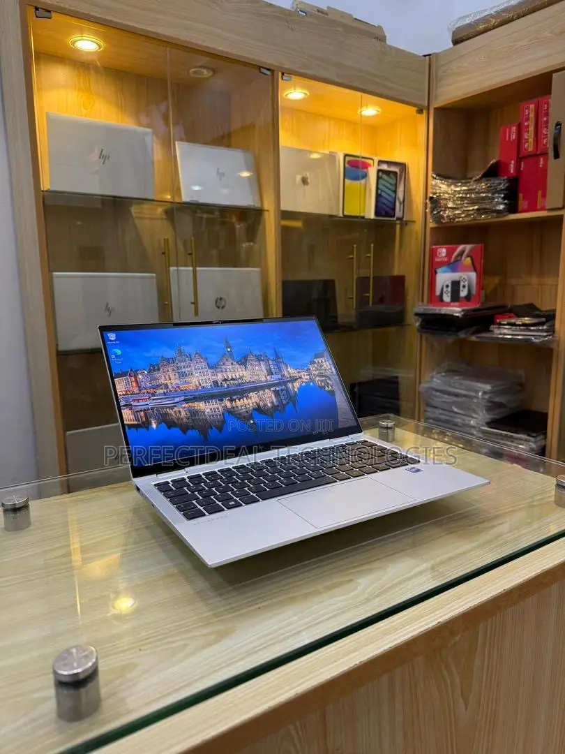 New Laptop HP EliteBook 1040 G8 16GB Intel Core i7 SSD 512GB