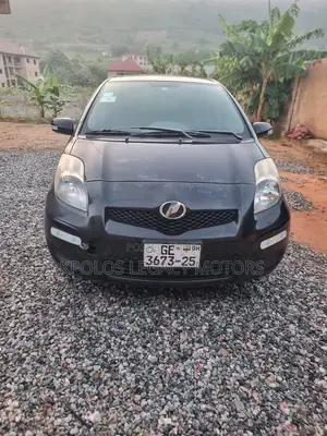 Toyota Vitz 1.3 FWD 5dr 2010 Black