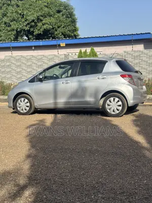 Toyota Vitz 1.3 FWD 3dr 2011 Silver