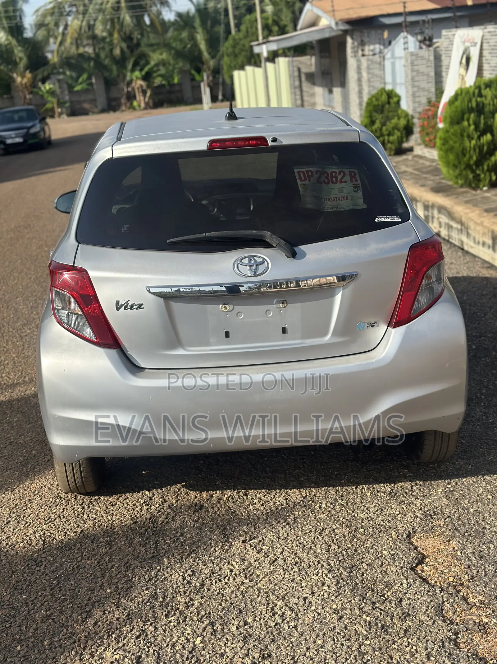 Toyota Vitz 1.3 FWD 3dr 2011 Silver