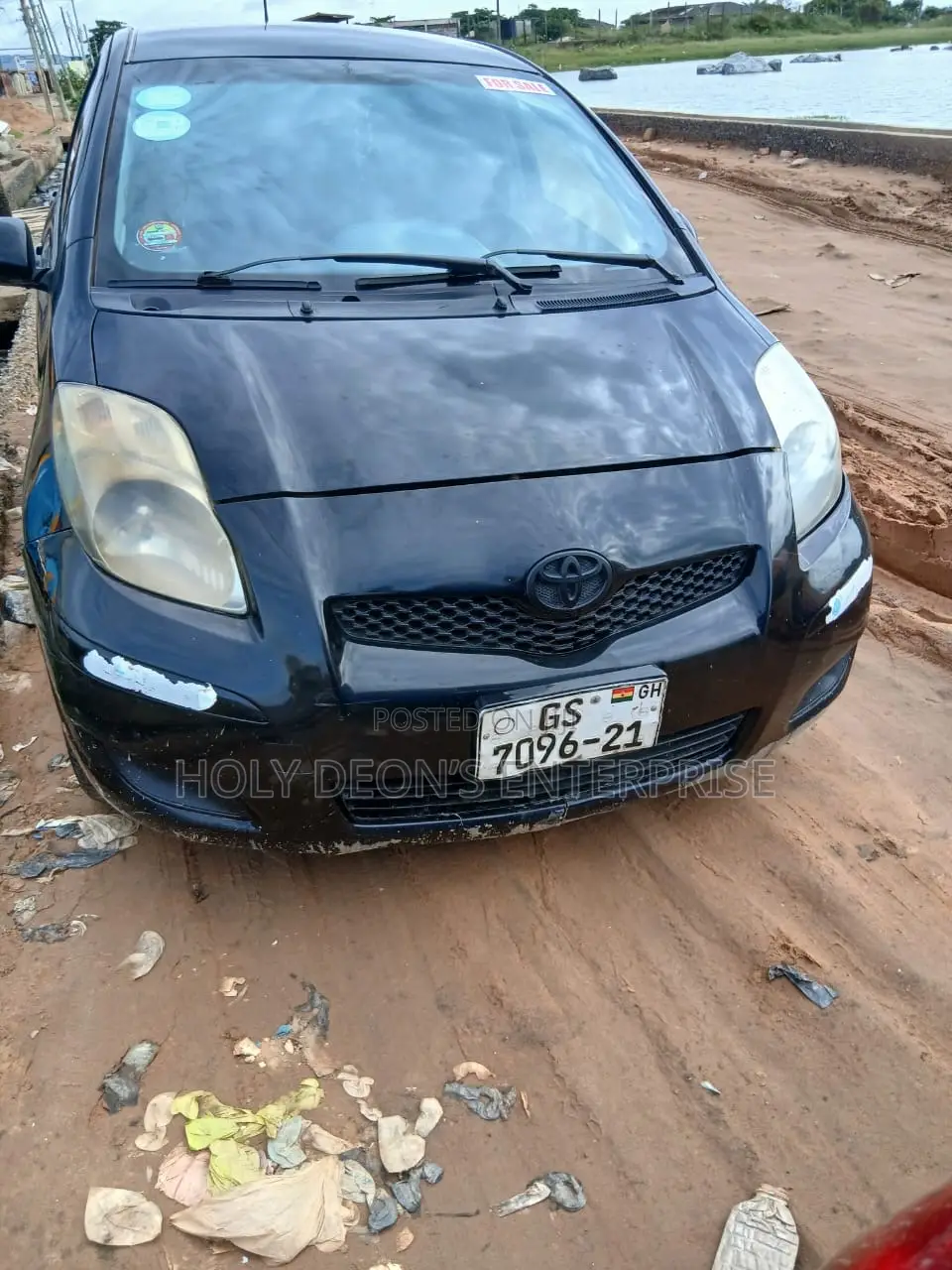 Toyota Vitz 1.5 FWD 5dr 2010 Black