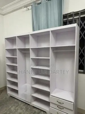 Wardrobe/Closet