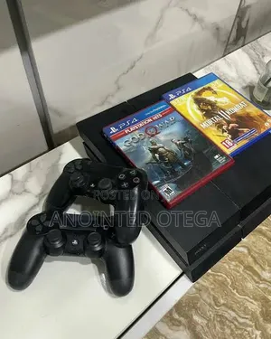 Play Station 4 Console