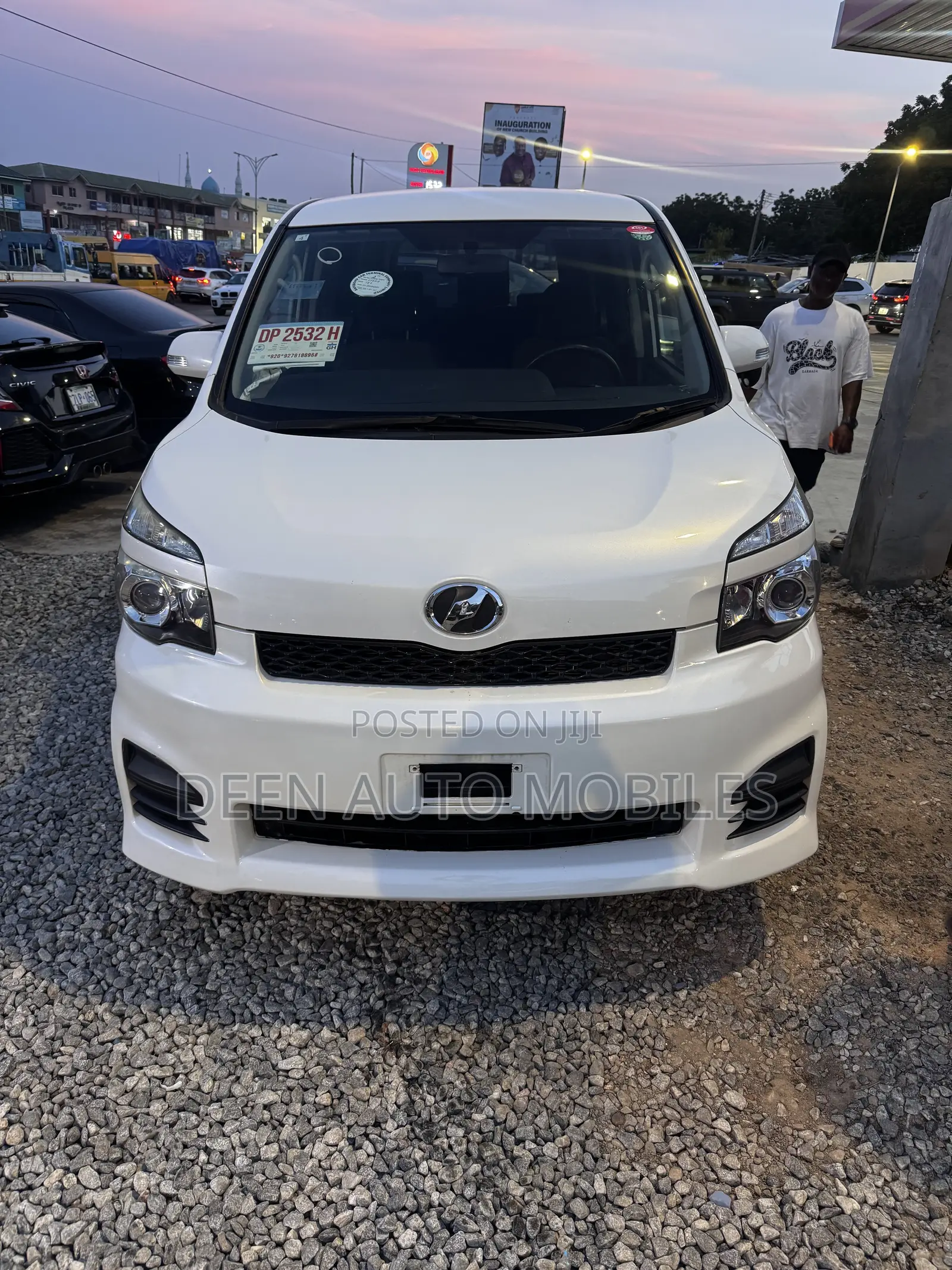 Toyota Voxy 2013 White