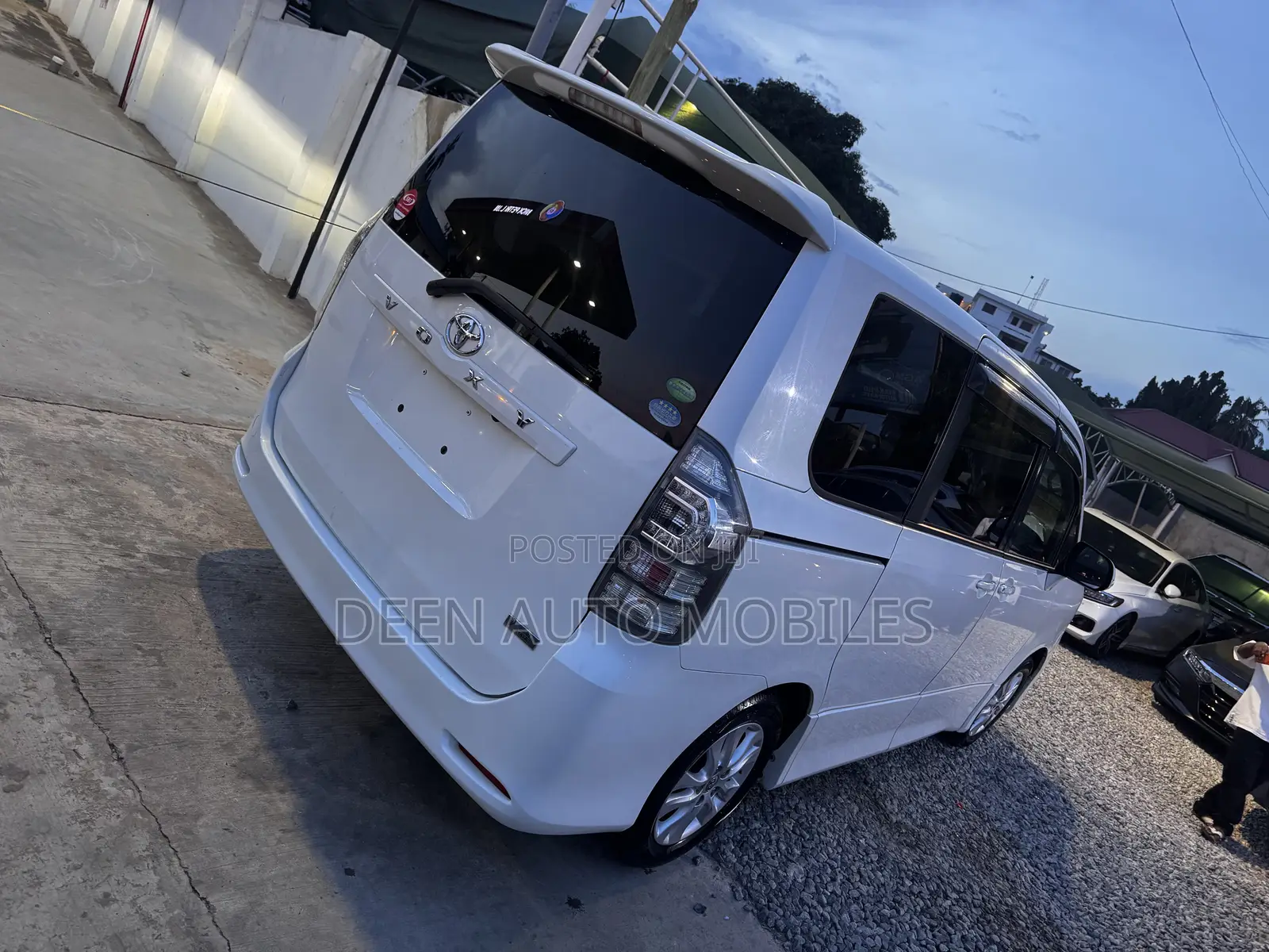 Toyota Voxy 2013 White