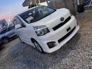 Toyota Voxy 2013 White