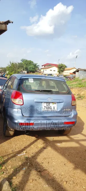 Toyota Matrix Hatchback AWD (1.8L 4cyl 4A) 2006 Blue