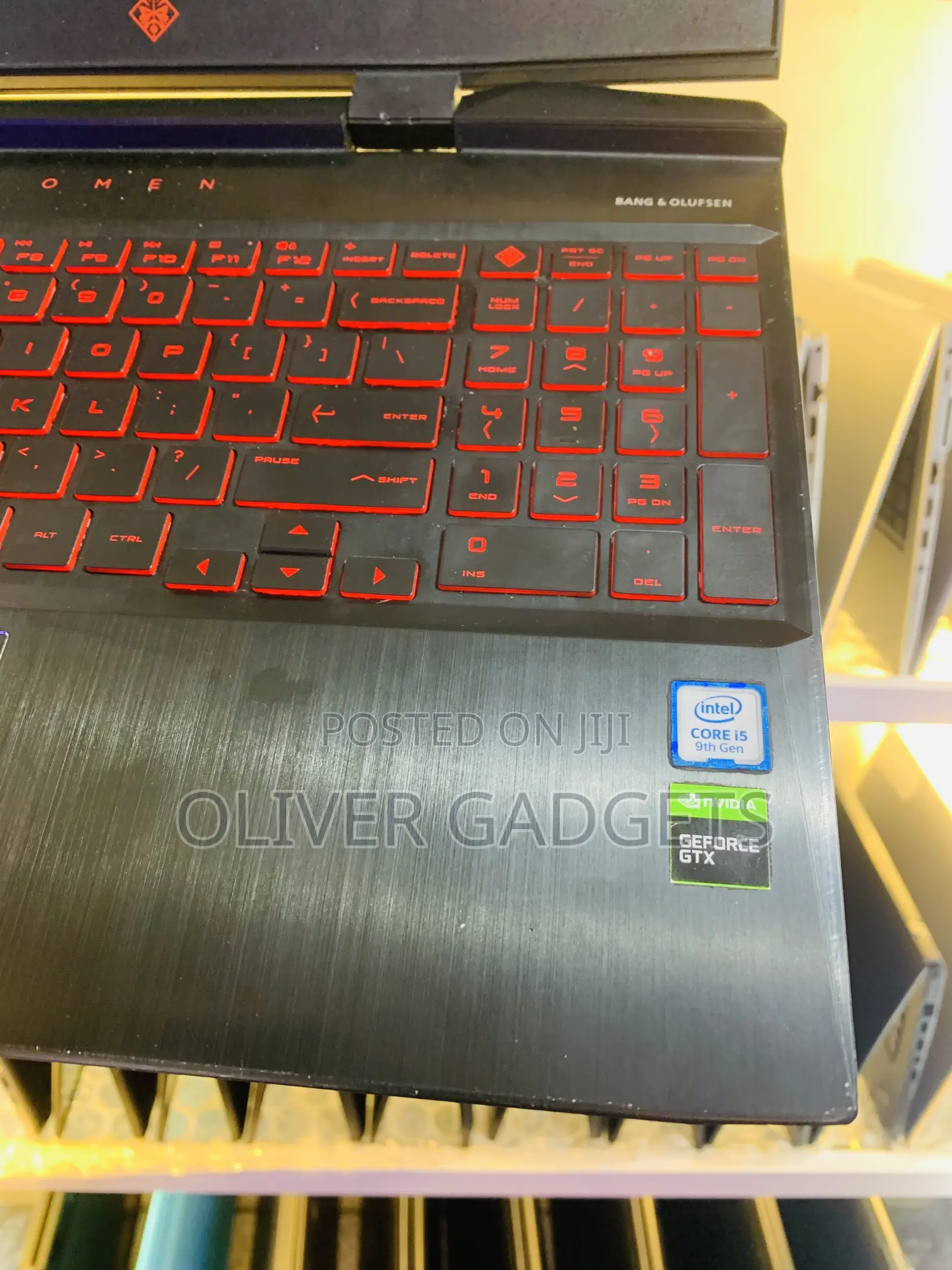 Laptop HP Omen 15-dh002nr 16GB Intel Core i5 SSD 512GB