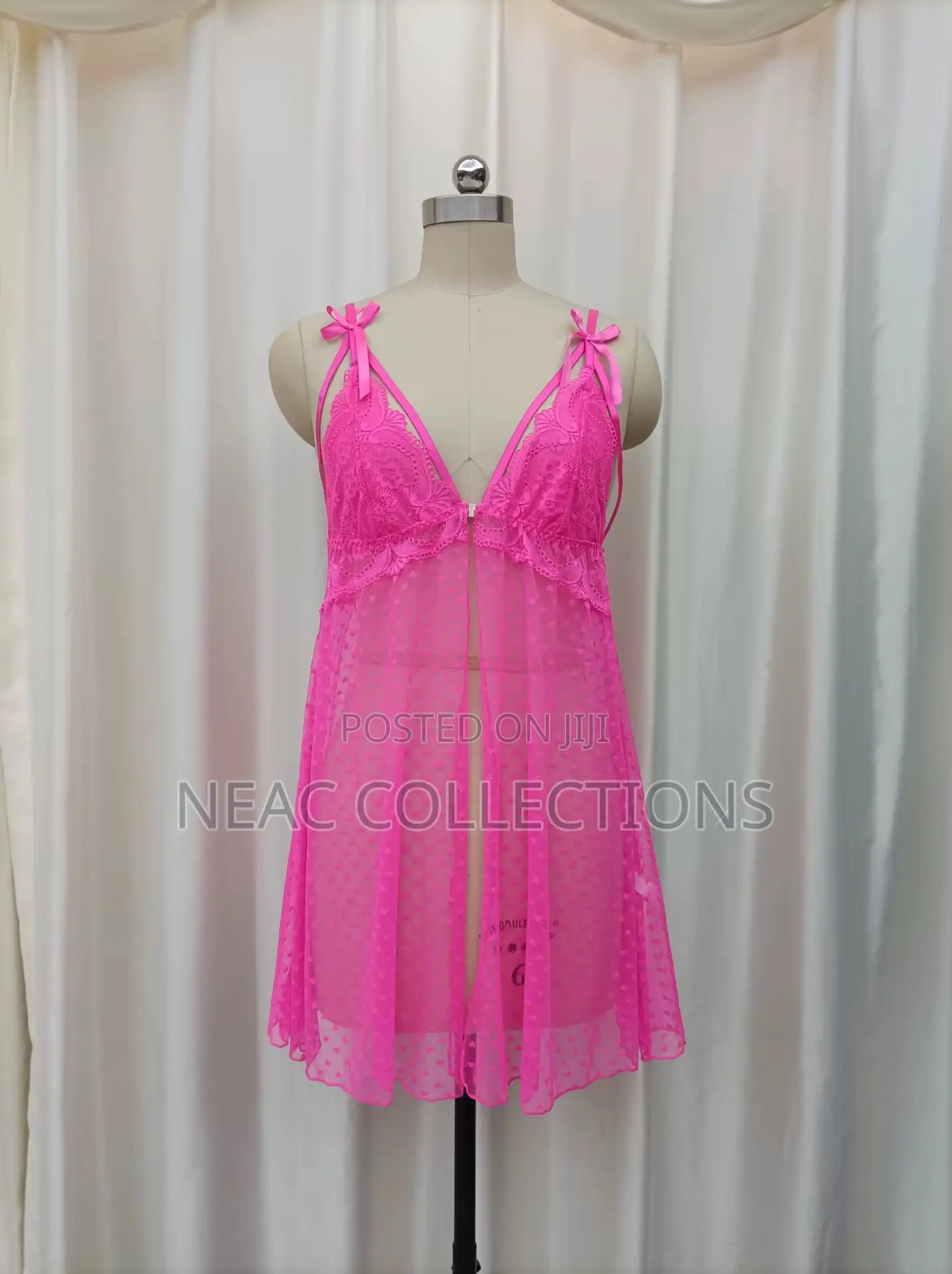 Adjustable Straps v Neckline Lingerie