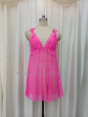 Adjustable Straps v Neckline Lingerie