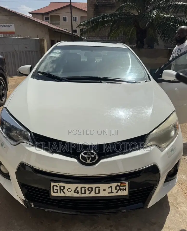 Toyota Corolla 2015 White
