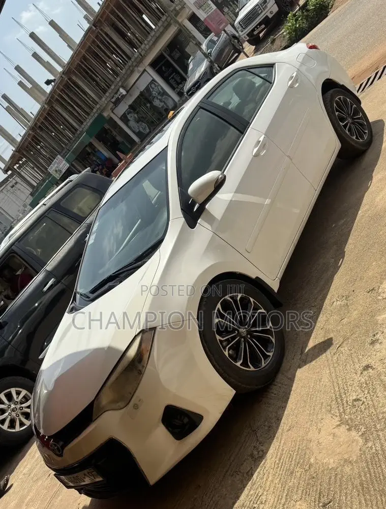 Toyota Corolla 2015 White