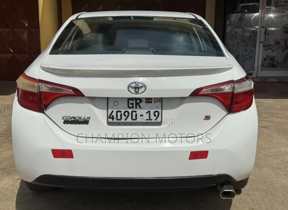Toyota Corolla 2015 White