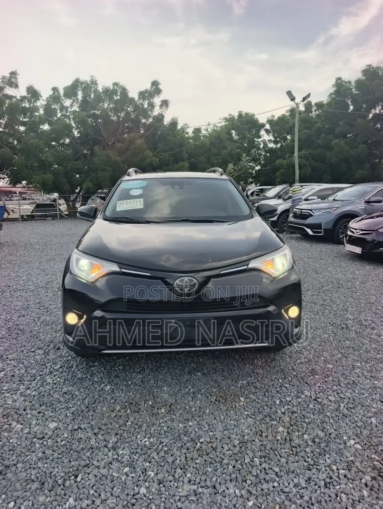 Toyota RAV4 XLE AWD (2.5L 4cyl 6A) 2017 Black