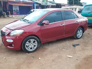 Toyota Yaris 2010 Red
