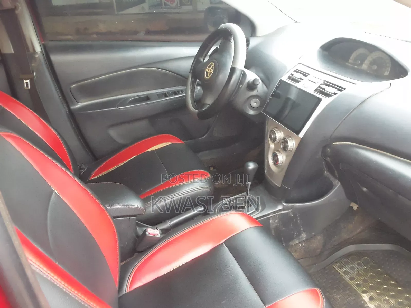 Toyota Yaris 2010 Red