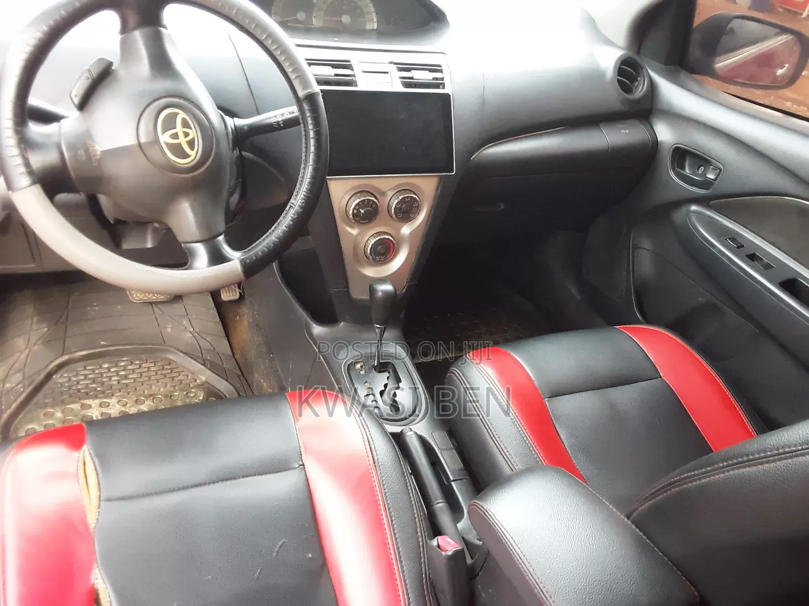 Toyota Yaris 2010 Red