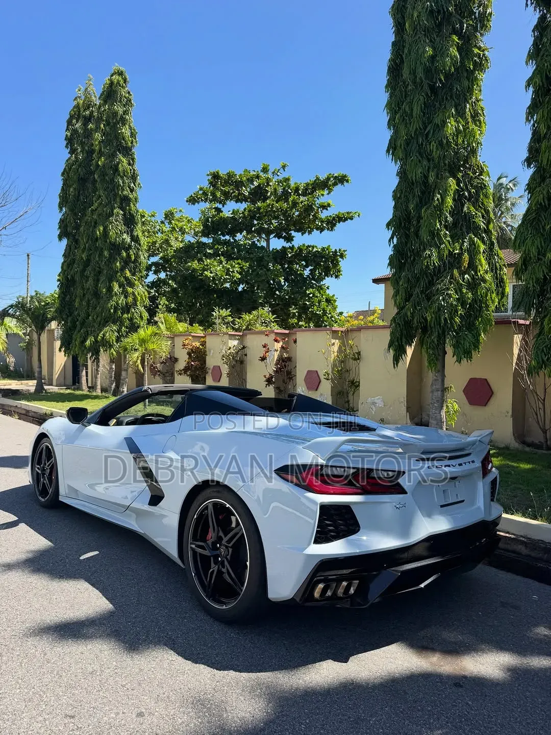 Chevrolet Corvette 2021 White