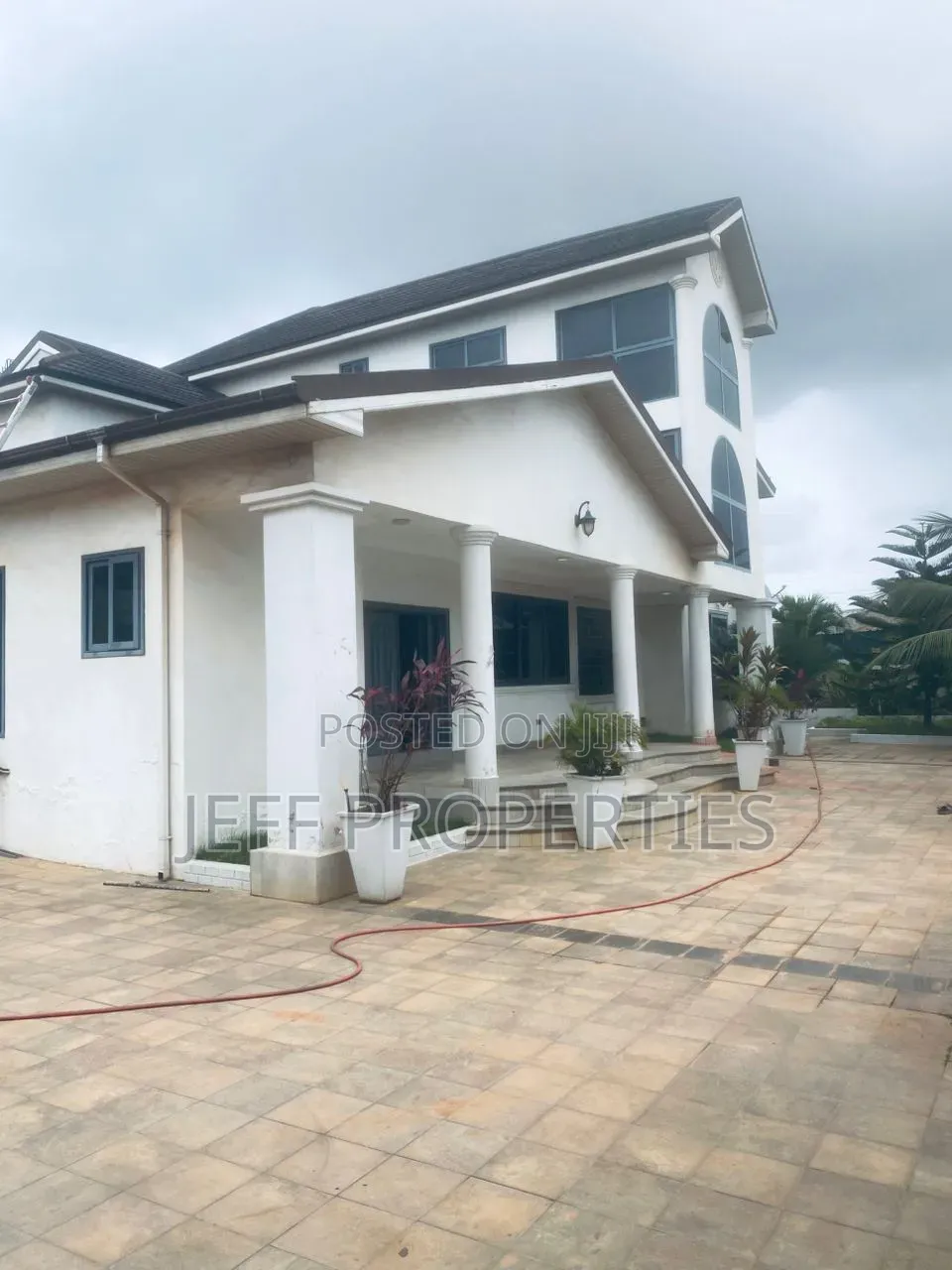 Furnished 7bdrm Duplex in White House, Ofankor for sale